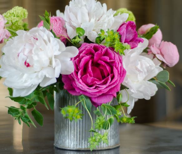 How to Put Flowers in Vase